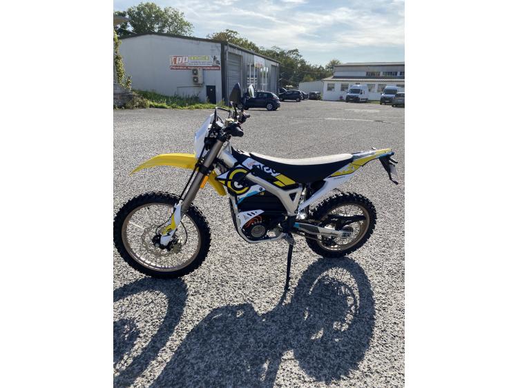 SUR-RON storm bee