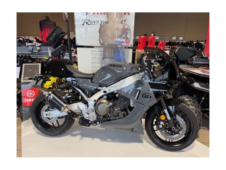 YAMAHA XSR 900 GP