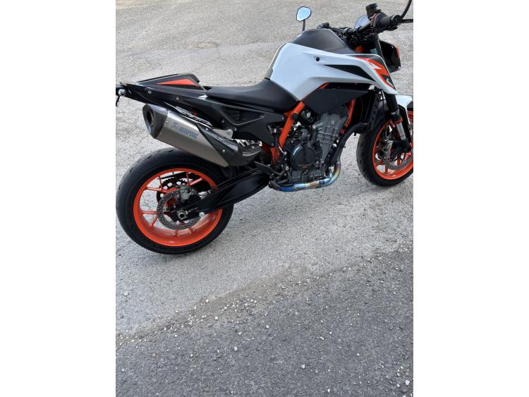 KTM 890 DUKE R