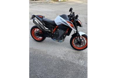 KTM 890 DUKE R