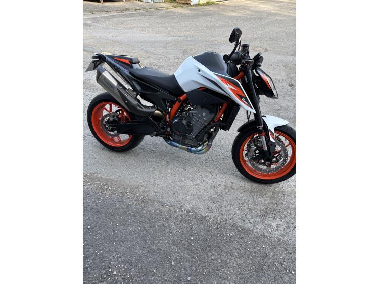KTM 890 DUKE R